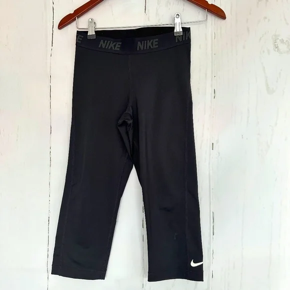 Apparel Nike Pro Training Capri Legging In Black Nike Clothes Nike